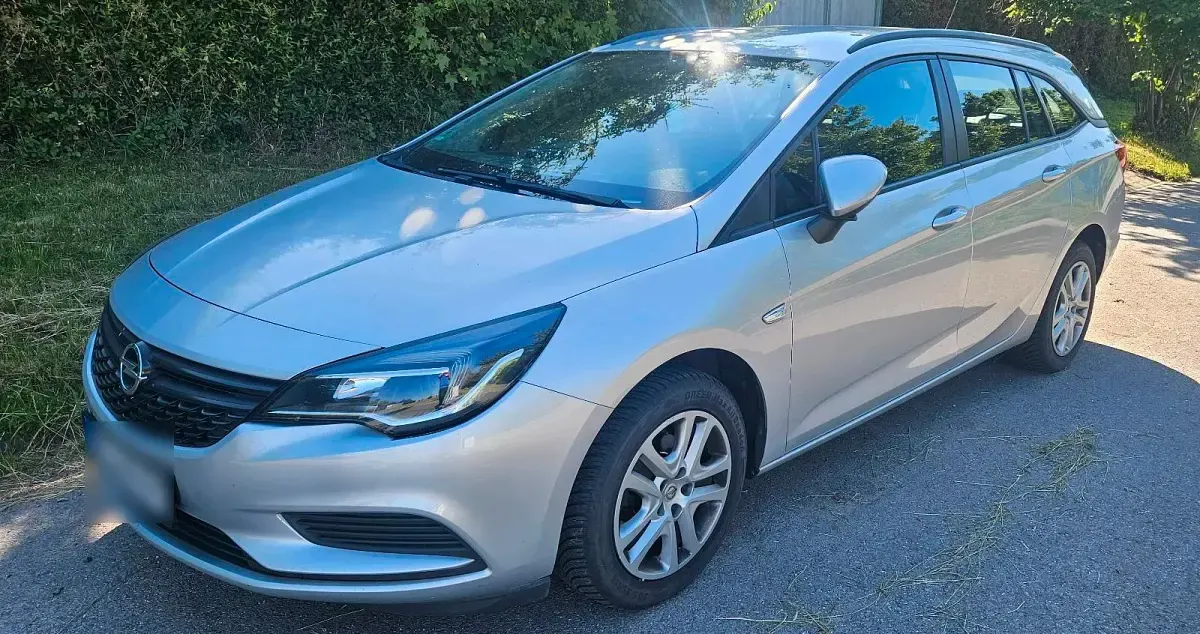 Gebraucht Opel Astra 105 PS (77 kW) 2017 Silber Kombi