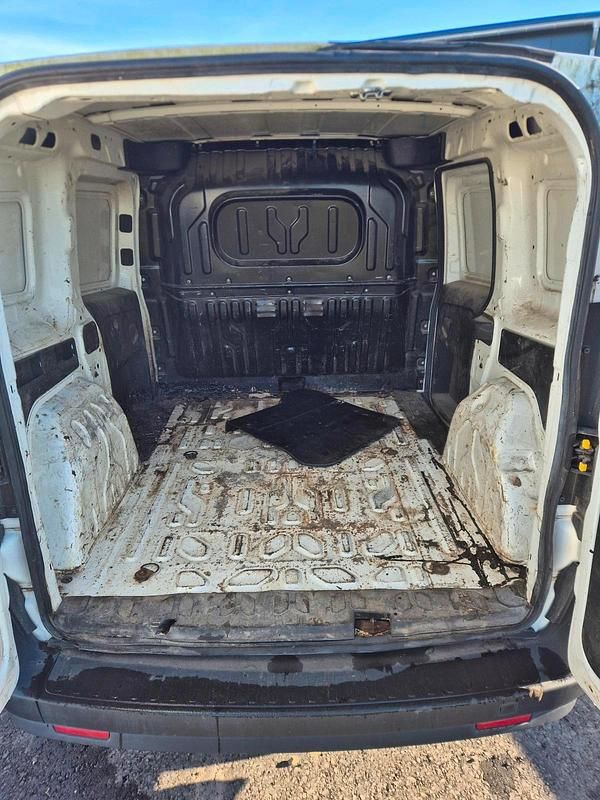 Gebraucht Opel Combo 90 PS (66 kW) 2013 Weiß Van / Kleinbus