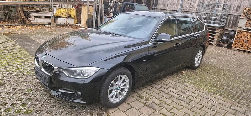 Schwarz Gebraucht 2014 BMW 320 Sport Line Kombi | 10.500 € (Fairer Preis) - Bild 1/4