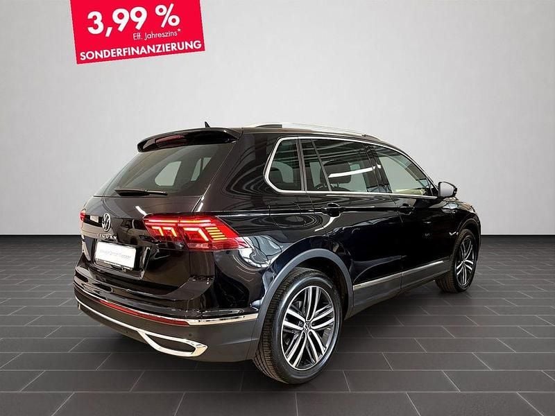 Gebraucht VW Tiguan Elegance 150 PS (110 kW) 2022 Deep black perleffekt (metallic) SUV