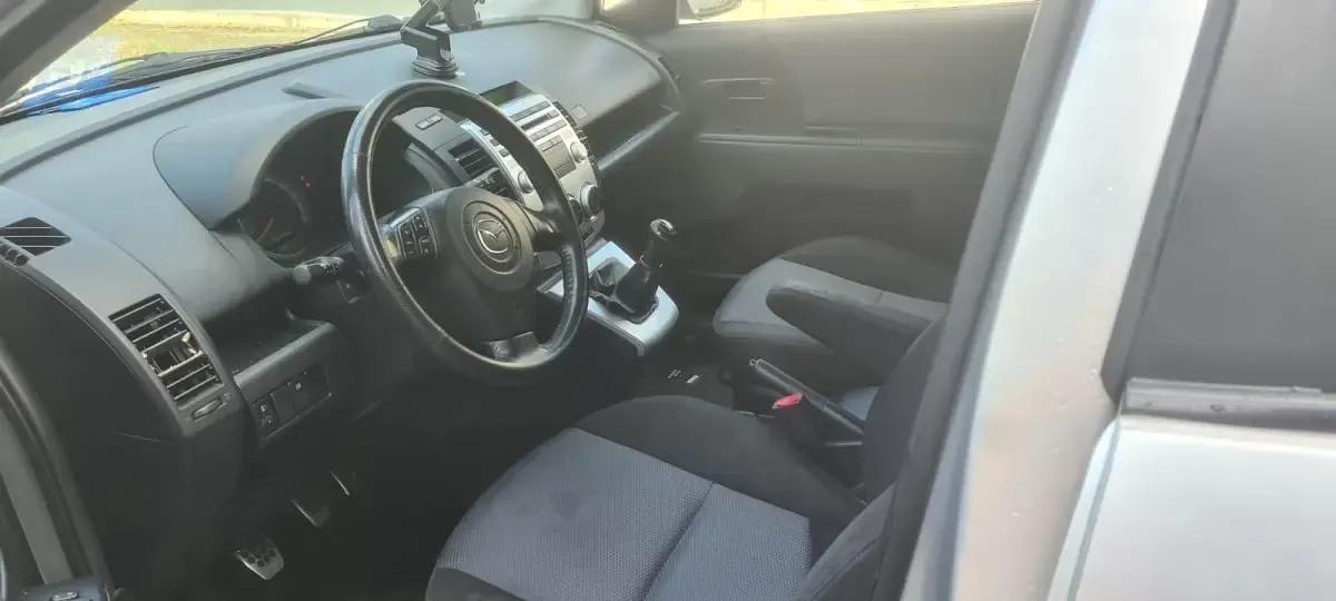 Gebraucht Mazda 5 110 PS (80 kW) 2006 Silber Van / Kleinbus
