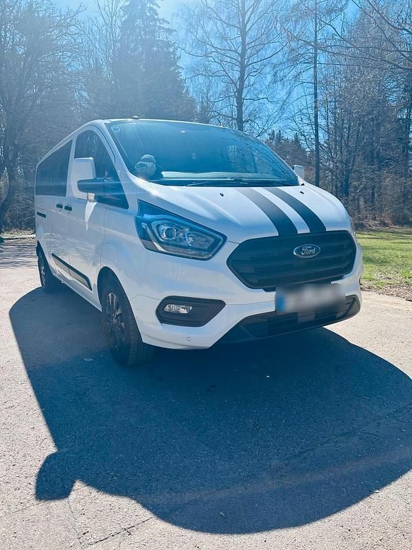Weiß Gebraucht 2018 Ford Transit Custom Van / Kleinbus | 29.999 € - Bild 1/4
