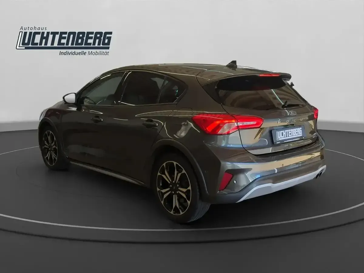 Używany Ford Focus Active 150 KM (110 kW) 2019 Szary Sedan/Limuzyna