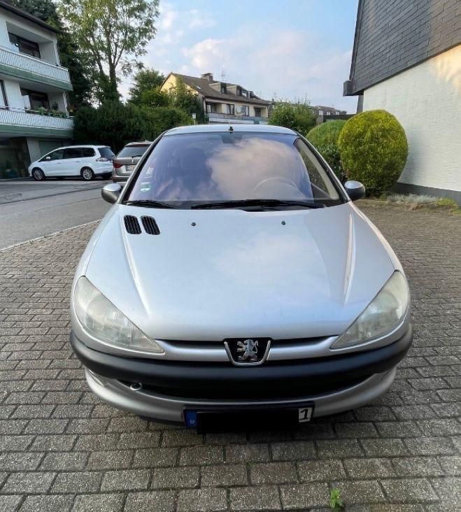 Silber Gebraucht 2002 Peugeot 206 Kleinwagen | 1.000 € - Bild 1/4