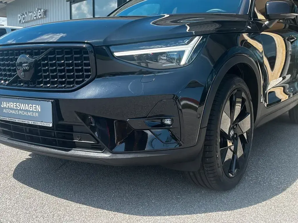 Gebraucht Volvo XC40 Plus 163 PS (119 kW) 2025 Schwarz SUV