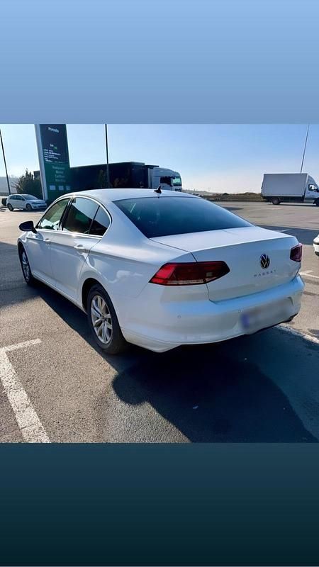 Gebraucht VW Passat 150 PS (110 kW) 2021 Weiß Limousine