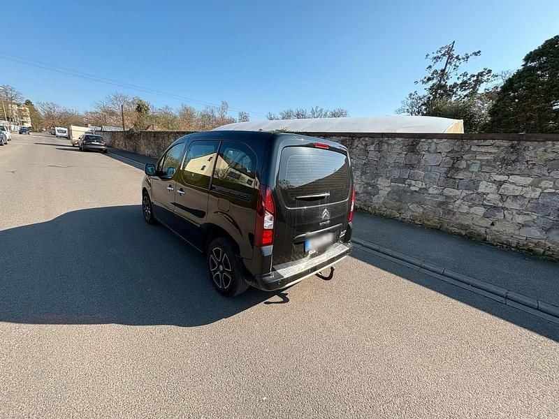 Gebraucht Citroën Berlingo 92 PS (67 kW) 2015 Schwarz Van / Kleinbus