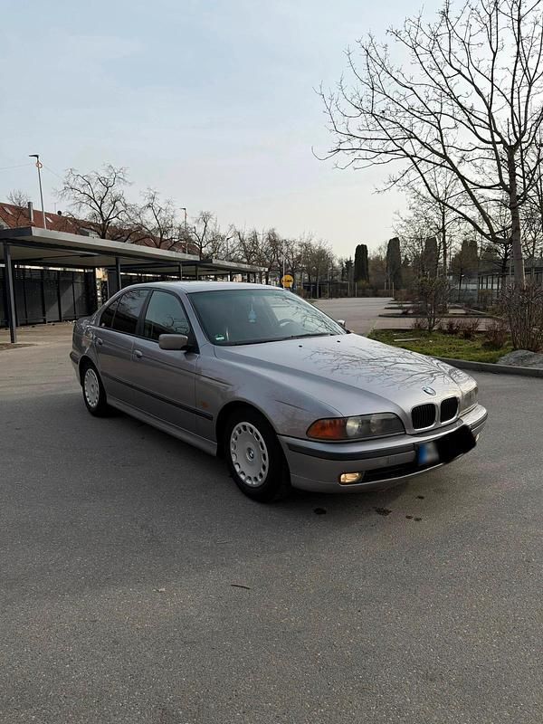 Gebraucht BMW 523 170 PS (125 kW) 1997 Grau Limousine