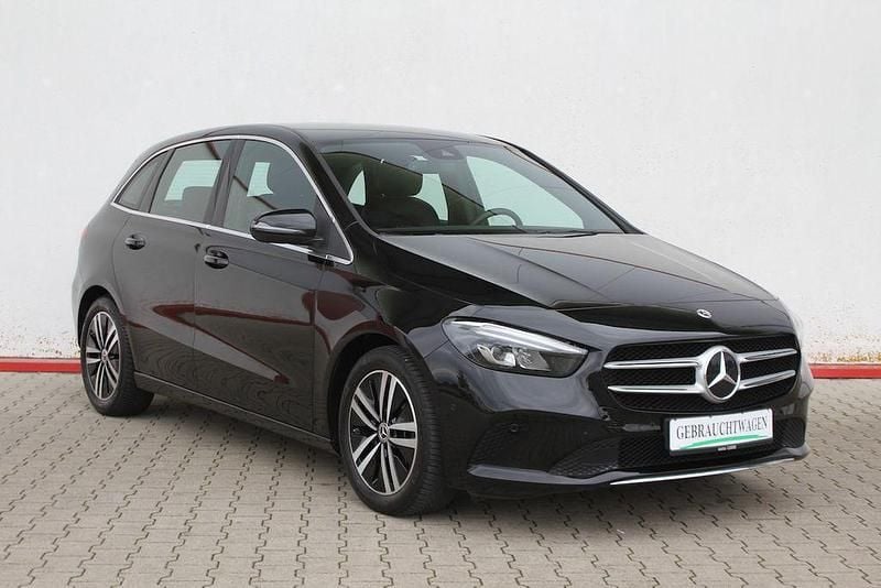 Schwarz Gebraucht 2021 Mercedes B200 Progressive Van / Kleinbus | 24.975 € (Fairer Preis) - Bild 1/4