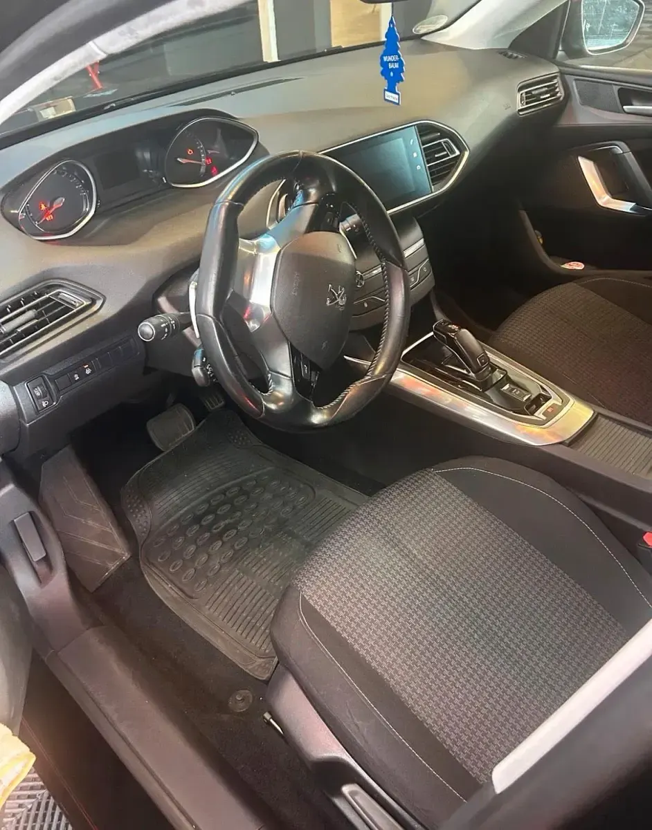Gebraucht Peugeot 308 SW 131 PS (96 kW) 2020 Schwarz Kombi