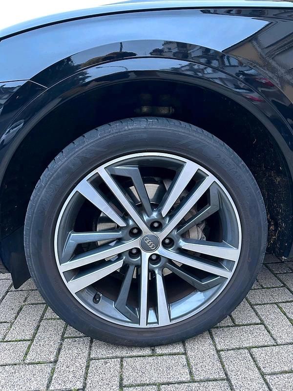 Gebraucht Audi Q5 163 PS (119 kW) 2018 Schwarz SUV