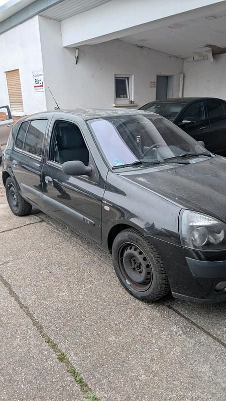 Brugt Renault Clio II 58 HK (42 kW) 2003 Sort Hatchback