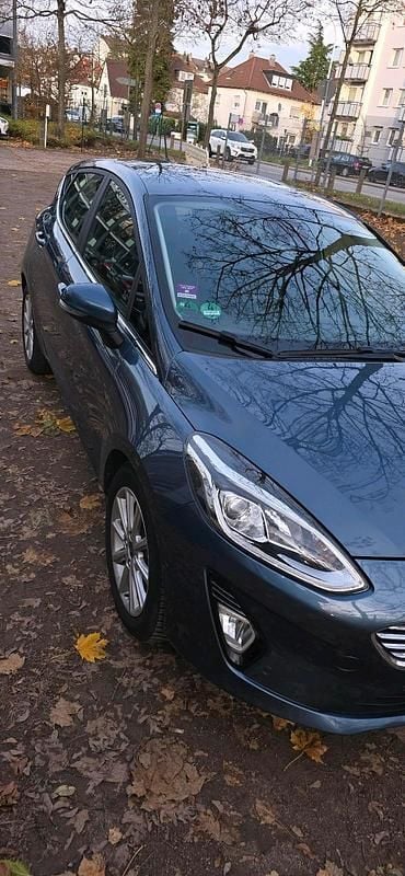 Blau Gebraucht 2018 Ford Fiesta Limousine | 7.500 € (Fairer Preis) - Bild 1/4