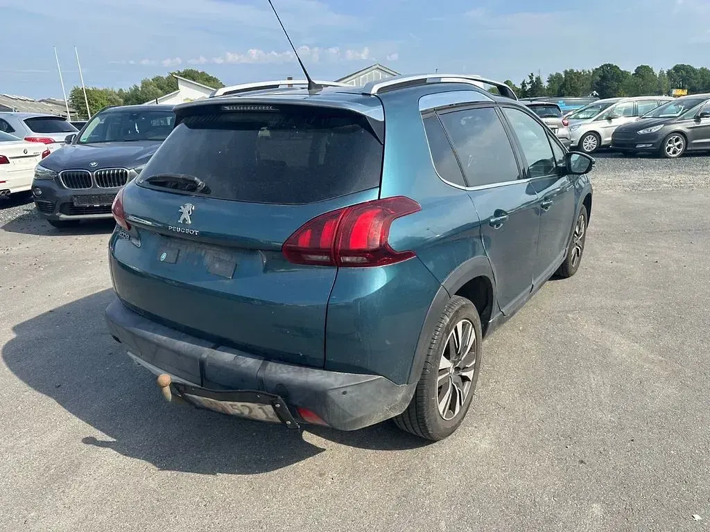 Gebraucht Peugeot 2008 Allure 82 PS (60 kW) 2018 Grün SUV