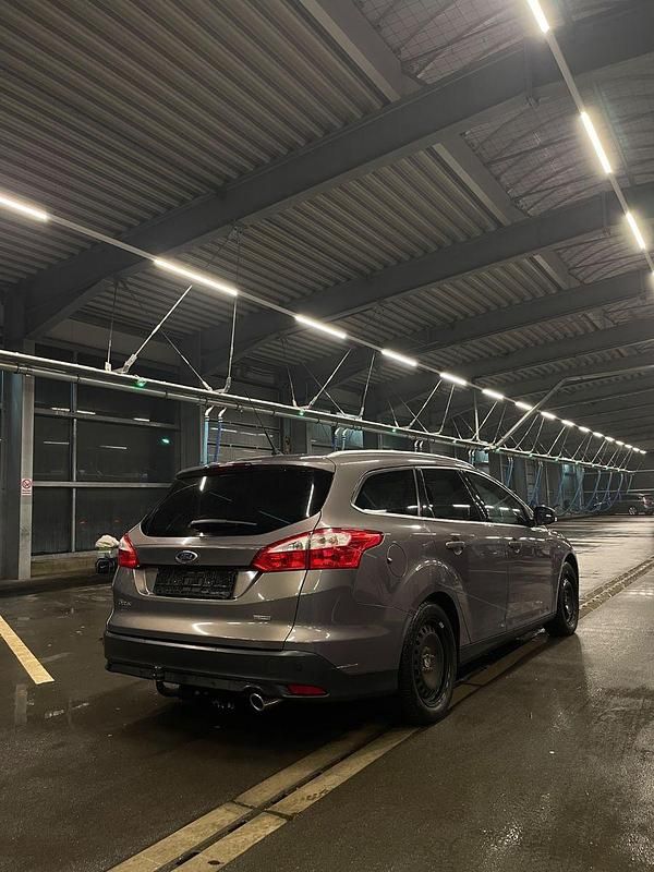Gebraucht Ford Focus 150 PS (110 kW) 2012 Braun Kombi