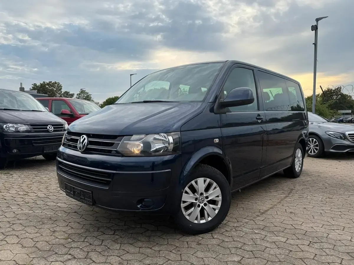 Gebraucht VW Multivan Startline 140 PS (102 kW) 2014 Blau Van / Kleinbus