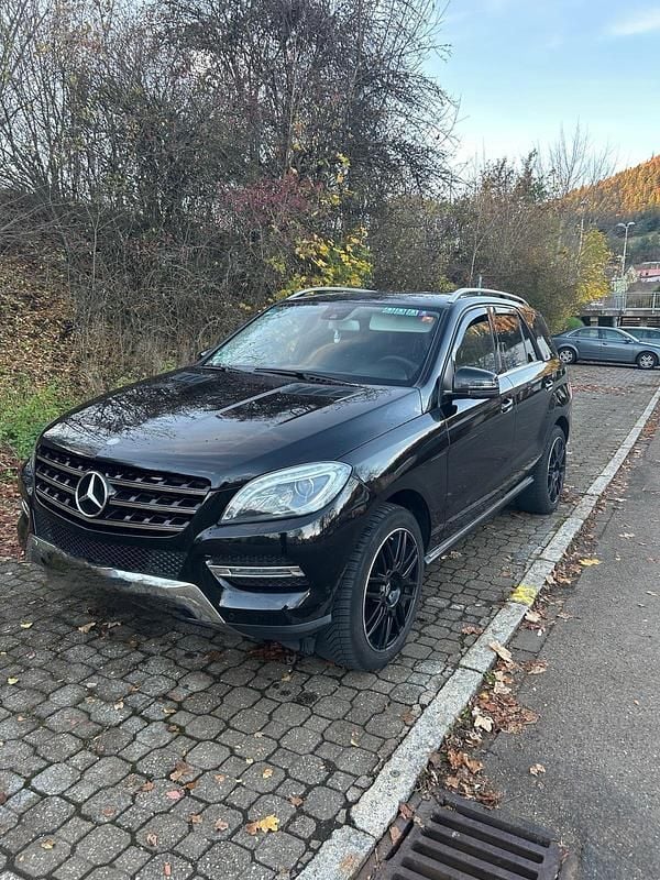 Gebraucht Mercedes ML350 258 PS (189 kW) 2015 Schwarz SUV