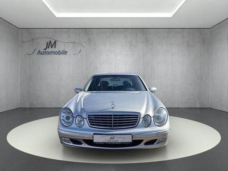 Second-hand Mercedes E200 Elegance 163 CP (119 kW) 2004 Argintiu Berlinǎ