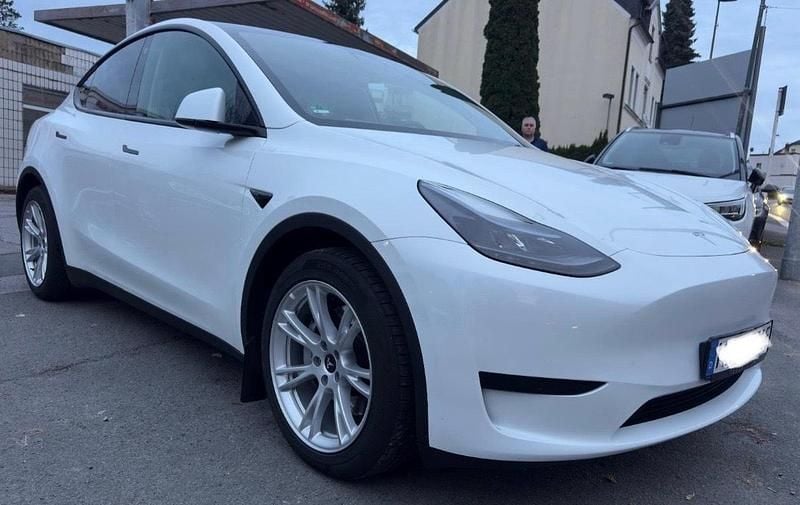 Weiß Gebraucht 2023 Tesla Model Y RWD SUV | 28.500 € (Superpreis) - Bild 1/4