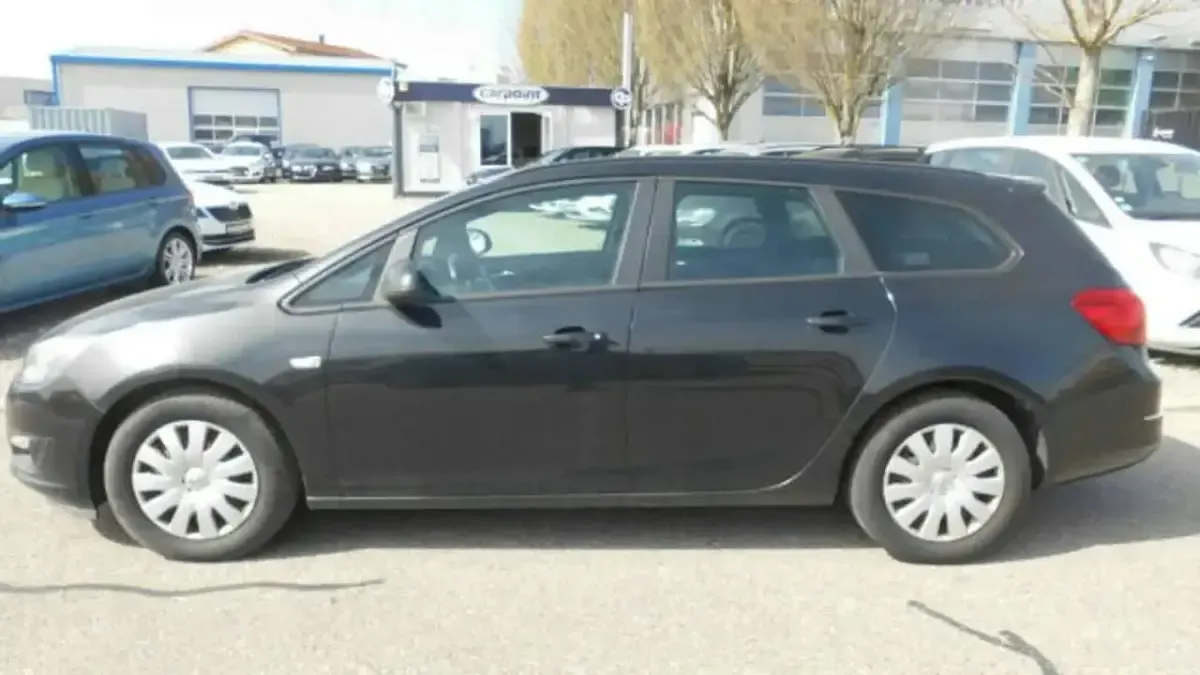 Gebraucht Opel Astra Edition 110 PS (80 kW) 2014 Schwarz Kombi