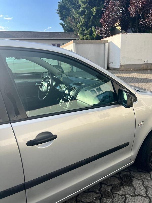 Gebraucht VW Polo 64 PS (47 kW) 2004 Silber Kleinwagen