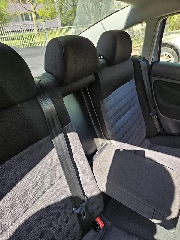 Gebraucht VW Passat 150 PS (110 kW) 2003 Silber Limousine