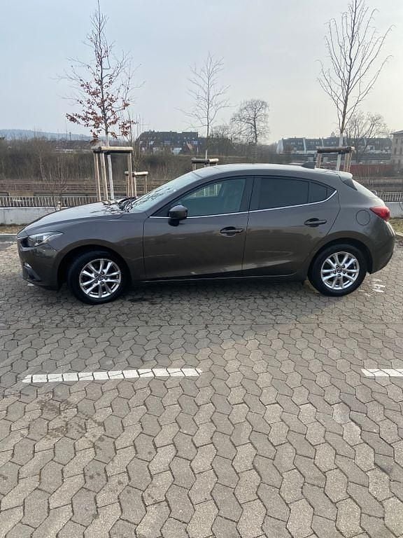 Gebraucht Mazda 3 Center-Line 120 PS (88 kW) 2015 Braun Limousine