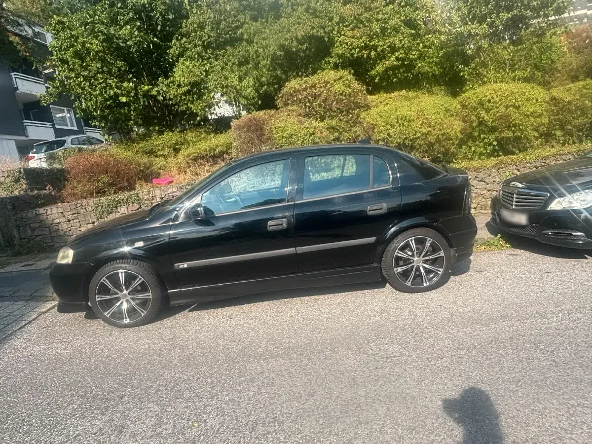 Gebraucht Opel Astra 101 PS (74 kW) 2000 Schwarz Limousine