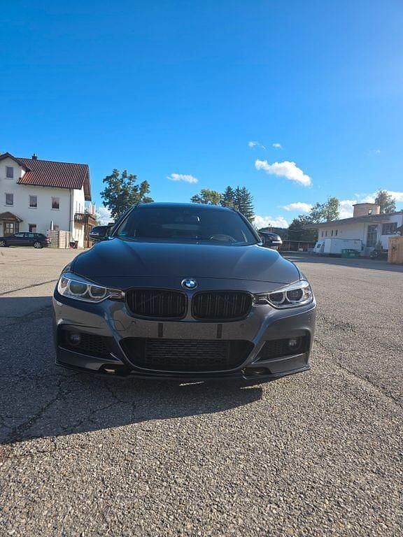Grau Gebraucht 2014 BMW 335 M Sport Kombi | 19.500 € (Etwas zu teuer) - Bild 1/4