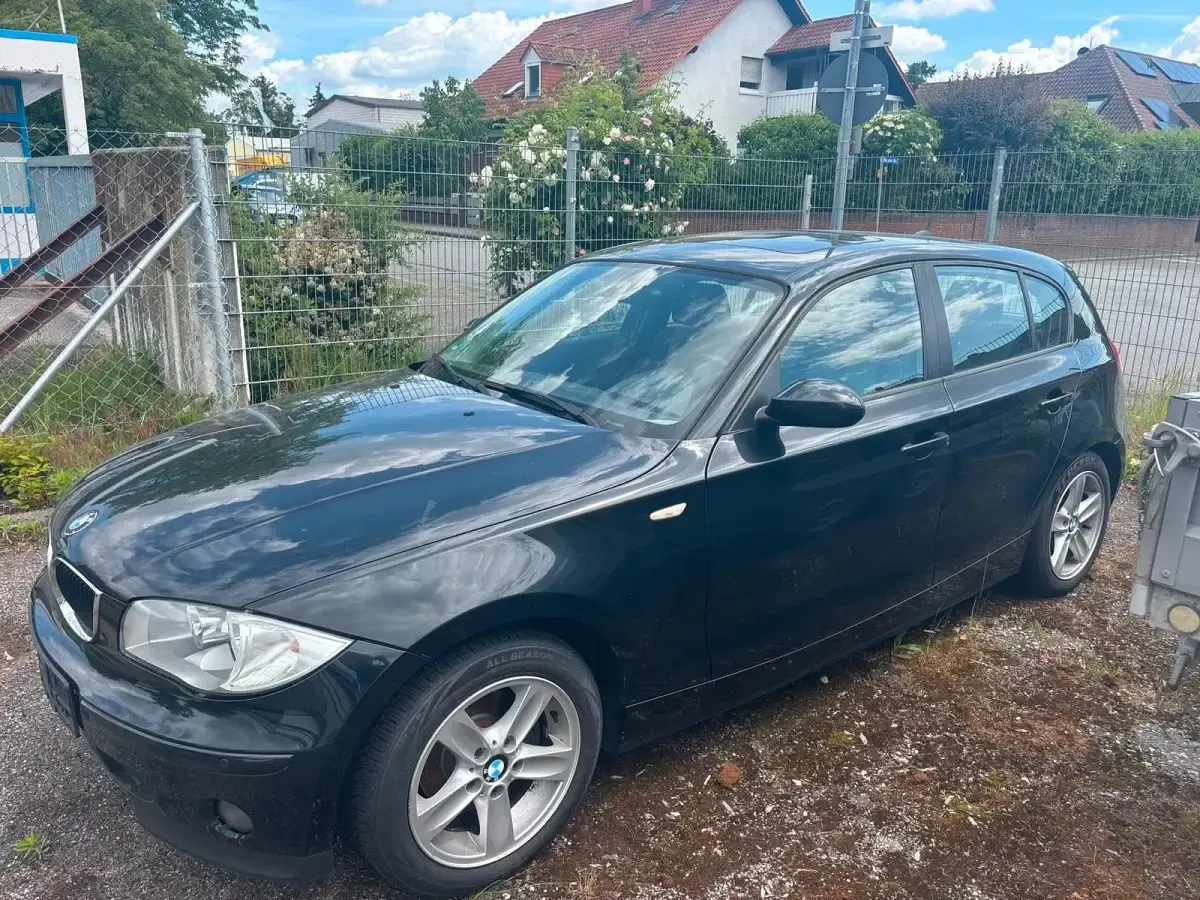 Gebraucht BMW 118 130 PS (95 kW) 2005 Schwarz Kleinwagen