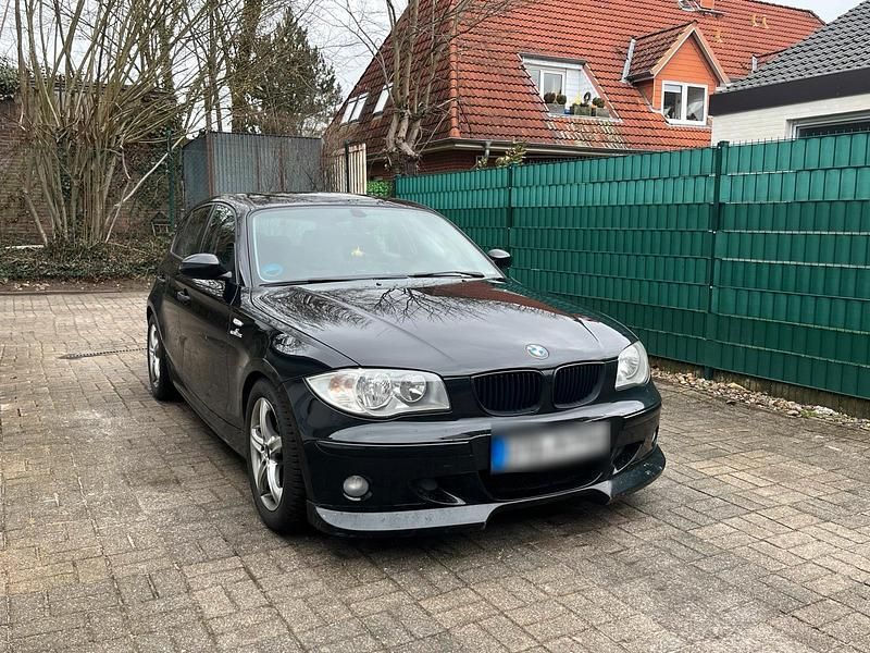 Gebraucht BMW 118 129 PS (94 kW) 2007 Schwarz Kleinwagen