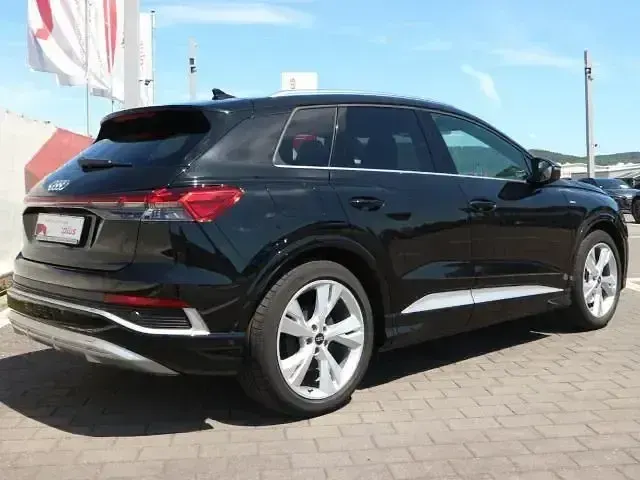 Gebraucht Audi Q4 e-tron Ambiente 150 kW (204 PS) 2023 Schwarz SUV