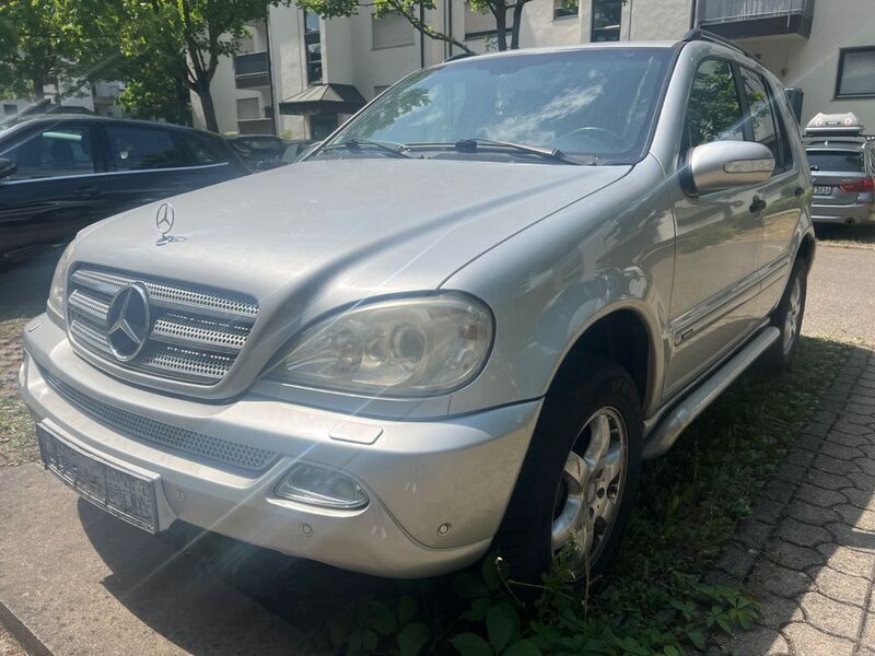 Silber Gebraucht 2003 Mercedes ML270 Edition SUV | 7.999 € - Bild 1/4