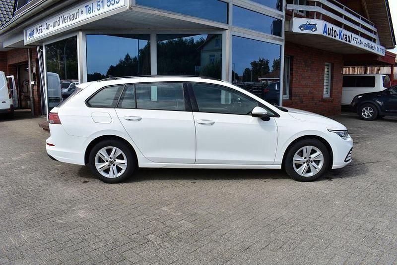 Gebraucht VW Golf VIII Life 116 PS (85 kW) 2021 Pure white Kombi