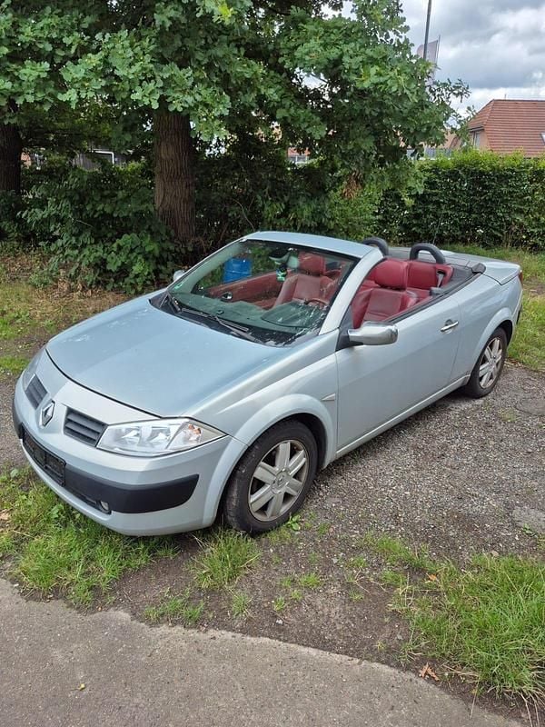 Silber Gebraucht 2004 Renault Mégane Cabriolet Cabrio | 799 € (Superpreis) - Bild 1/4