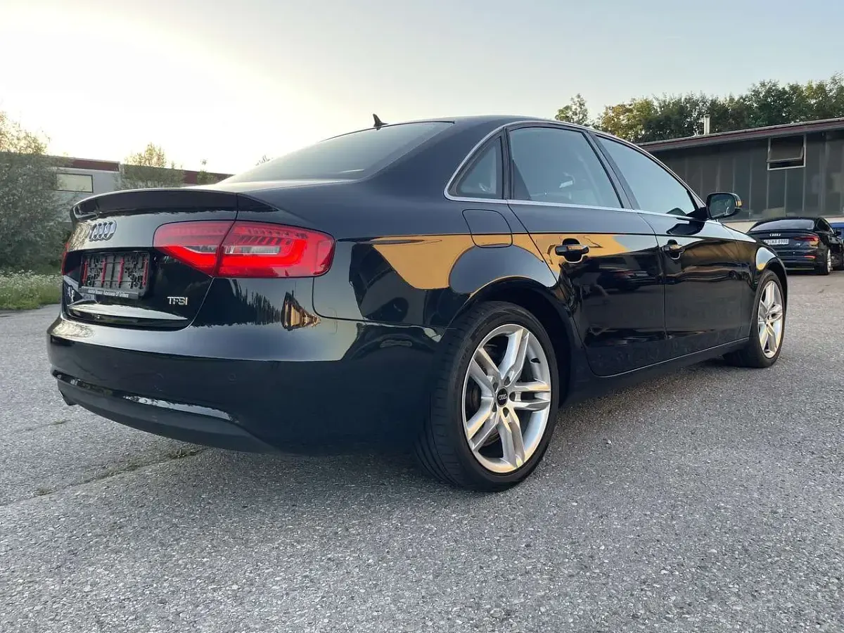 Gebraucht Audi A4 Ambition 170 PS (125 kW) 2014 Schwarz Limousine