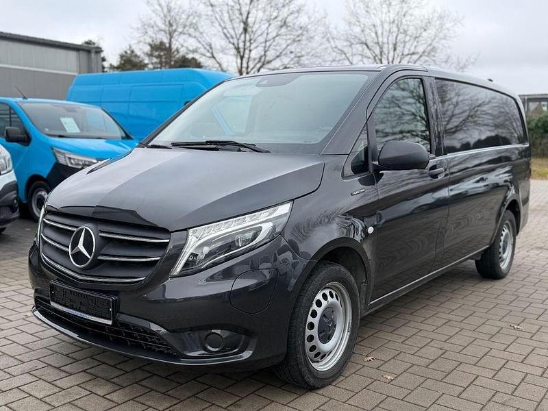 Gebraucht Mercedes e-Vito 85 kW (116 PS) 2022 Grau Van / Kleinbus