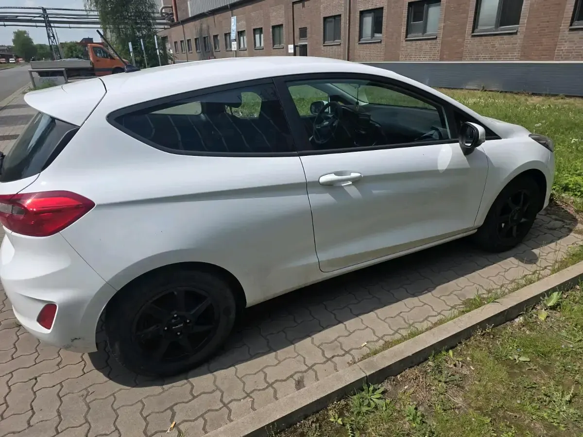 Gebraucht Ford Fiesta 75 PS (55 kW) 2020 Weiß Kleinwagen