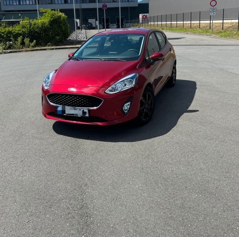Rot Gebraucht 2020 Ford Fiesta Titanium Kleinwagen | 8.800 € (Superpreis) - Bild 1/4