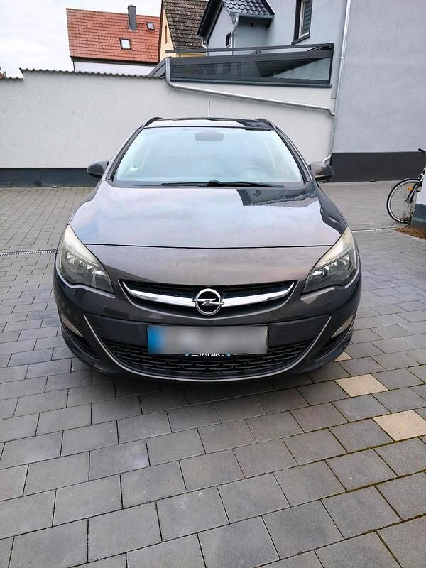 Gebraucht Opel Astra 140 PS (102 kW) 2012 Grau Kombi