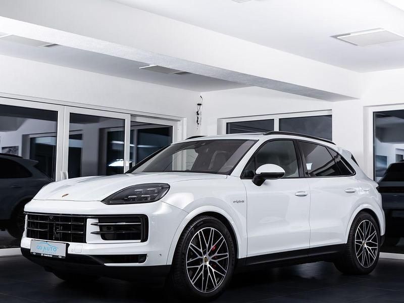 Weiß Gebraucht 2024 Porsche Cayenne S E-Hybrid SUV | 90.000 € (Fairer Preis) - Bild 1/4