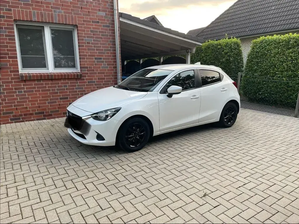 Gebraucht Mazda 2 Center-Line 90 PS (66 kW) 2017 Weiß Limousine