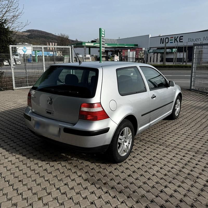 Gebraucht VW Golf IV 75 PS (55 kW) 2003 Silber Kleinwagen