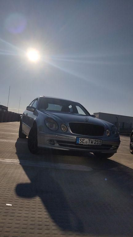 Gebraucht Mercedes E320 Avantgarde 224 PS (164 kW) 2006 Silber Limousine