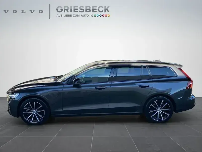 Gebraucht Volvo V60 Plus 455 PS (334 kW) 2024 Grau (metallic) Kombi
