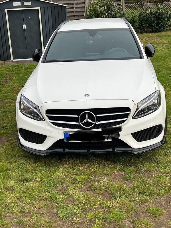 Weiß Gebraucht 2018 Mercedes C180 AMG Kombi | 18.800 € (Fairer Preis) - Bild 1/4