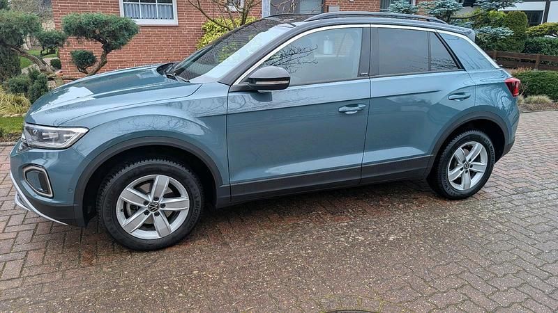 Gebraucht VW T-Roc Move 110 PS (80 kW) 2023 Blau SUV
