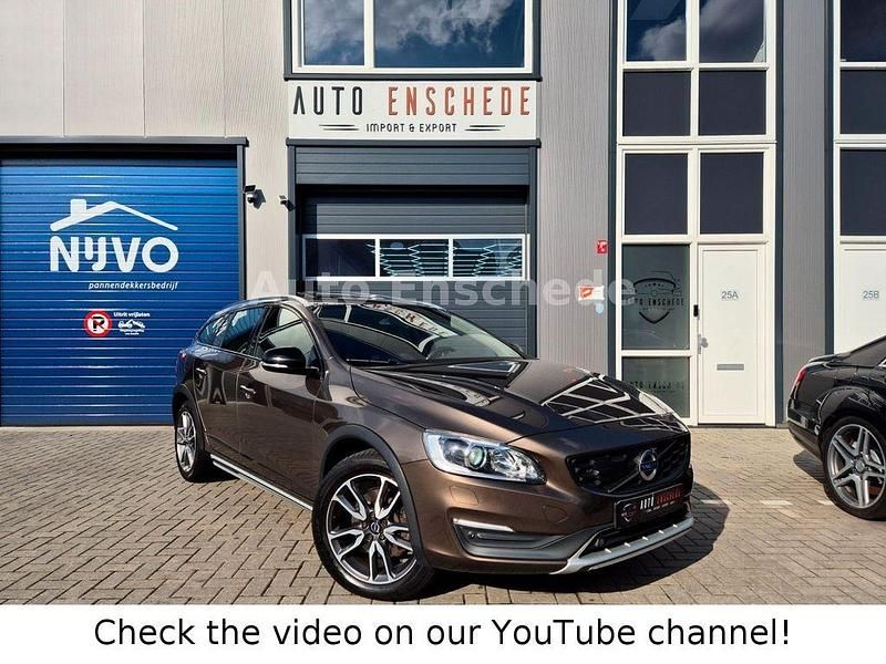 Gebraucht Volvo V60 CC 190 PS (139 kW) 2015 Braun Kombi