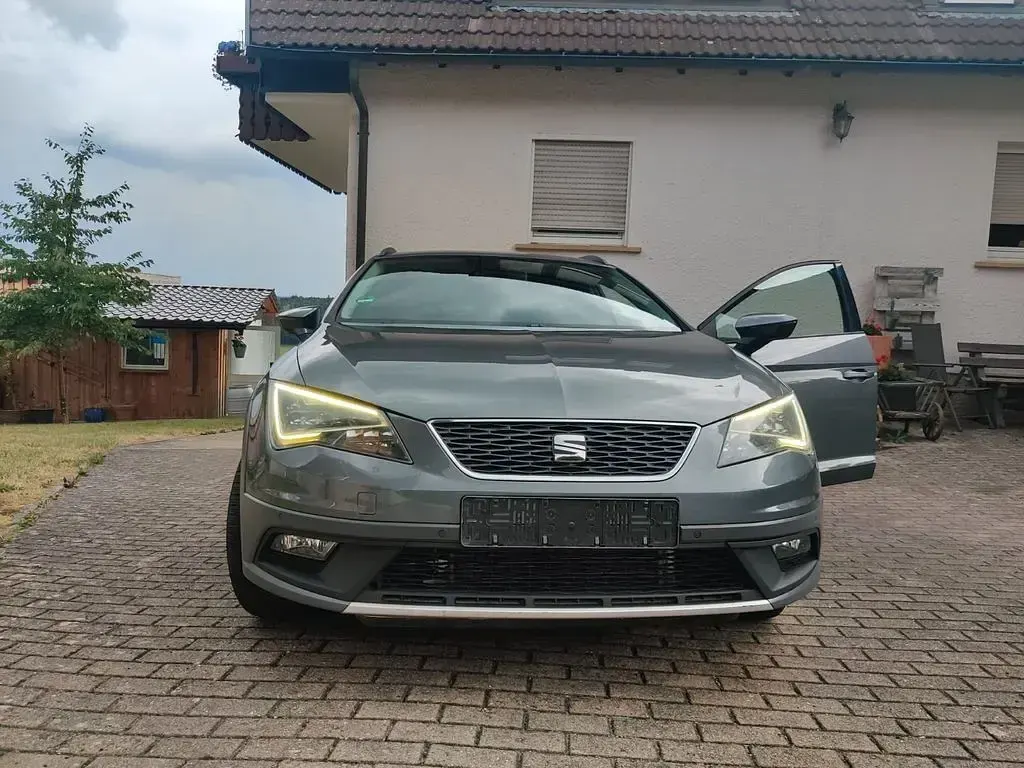 Gebraucht Seat Leon X-Perience 150 PS (110 kW) 2015 Grau Kombi