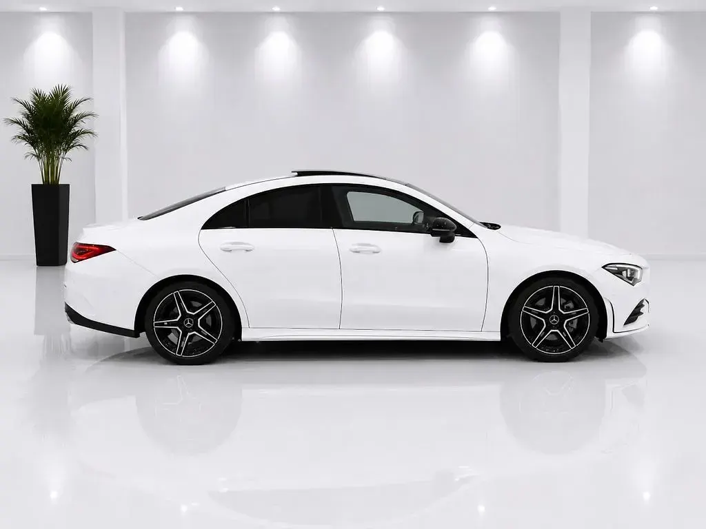 Gebraucht Mercedes CLA220 AMG line 190 PS (139 kW) 2019 Weiß Coupé